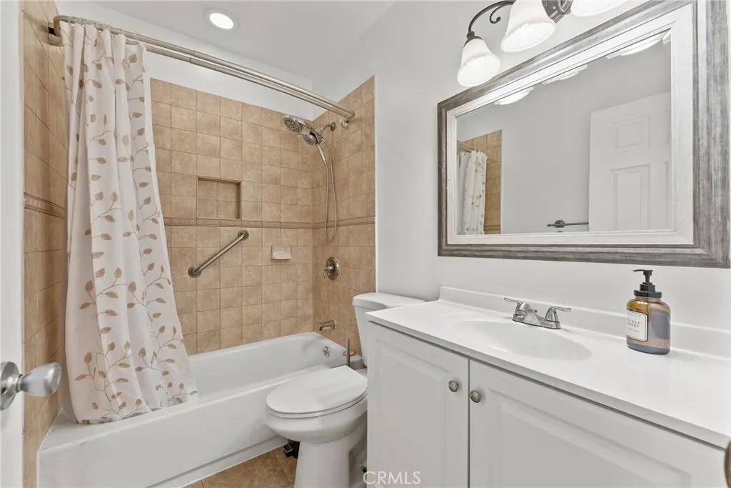 2057 W 96th Street, Los Angeles, California 90047 home-pic-18
