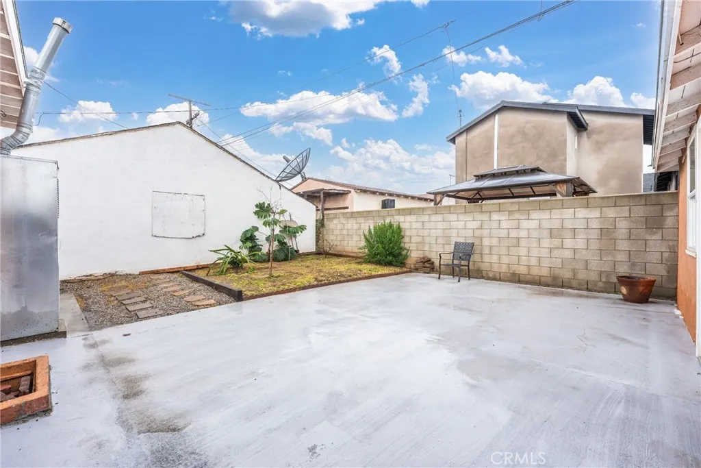 2057 W 96th Street, Los Angeles, California 90047 home-pic-35