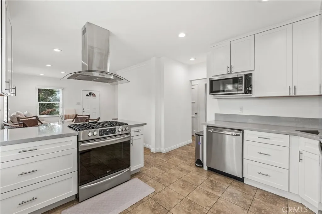 2057 W 96th Street, Los Angeles, California 90047 home-pic-14