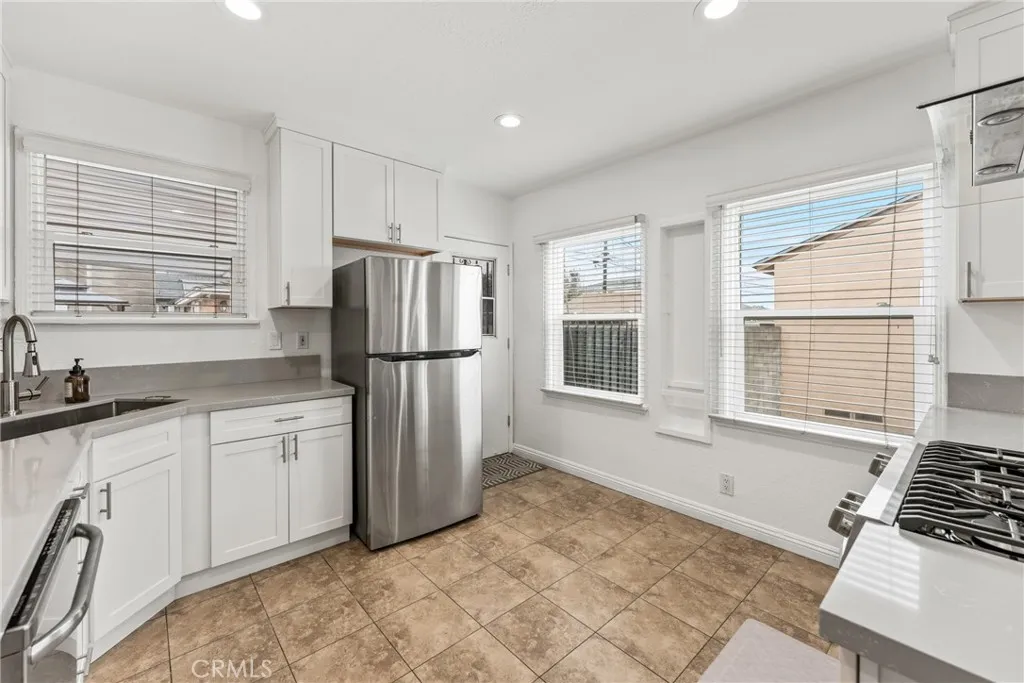 2057 W 96th Street, Los Angeles, California 90047 home-pic-13