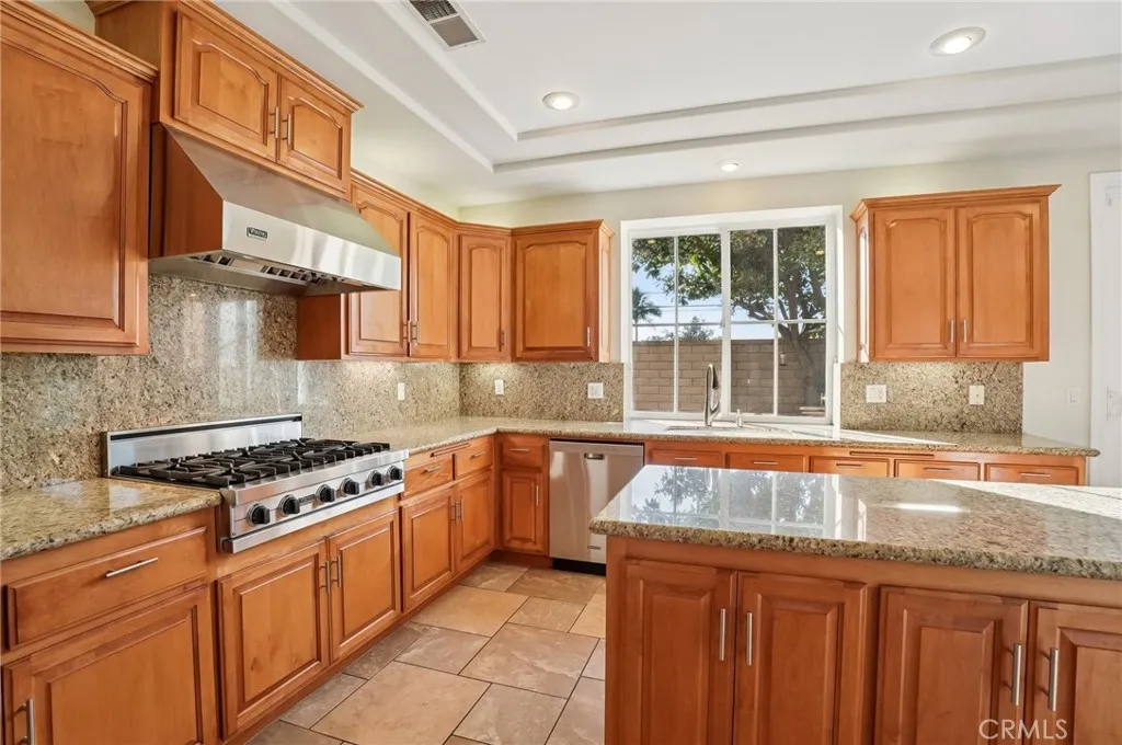 17405 Jasmine Way, Cerritos, California 90703 home-pic-11