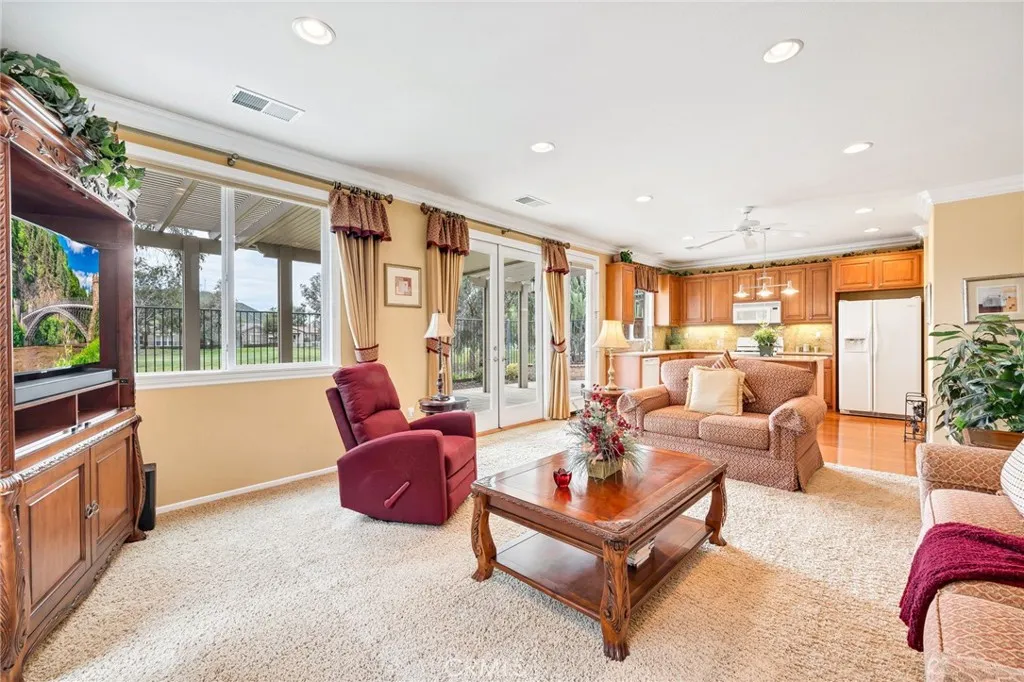 8061 Mickelson Way, Hemet, California 92545 home-pic-15
