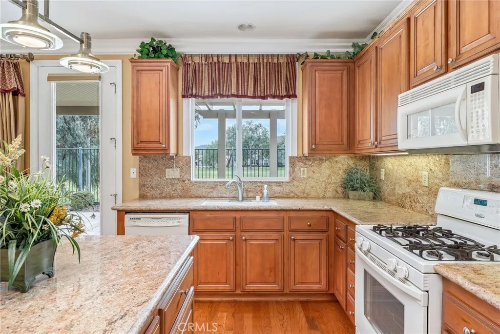 8061 Mickelson Way, Hemet, California 92545 home-pic-8