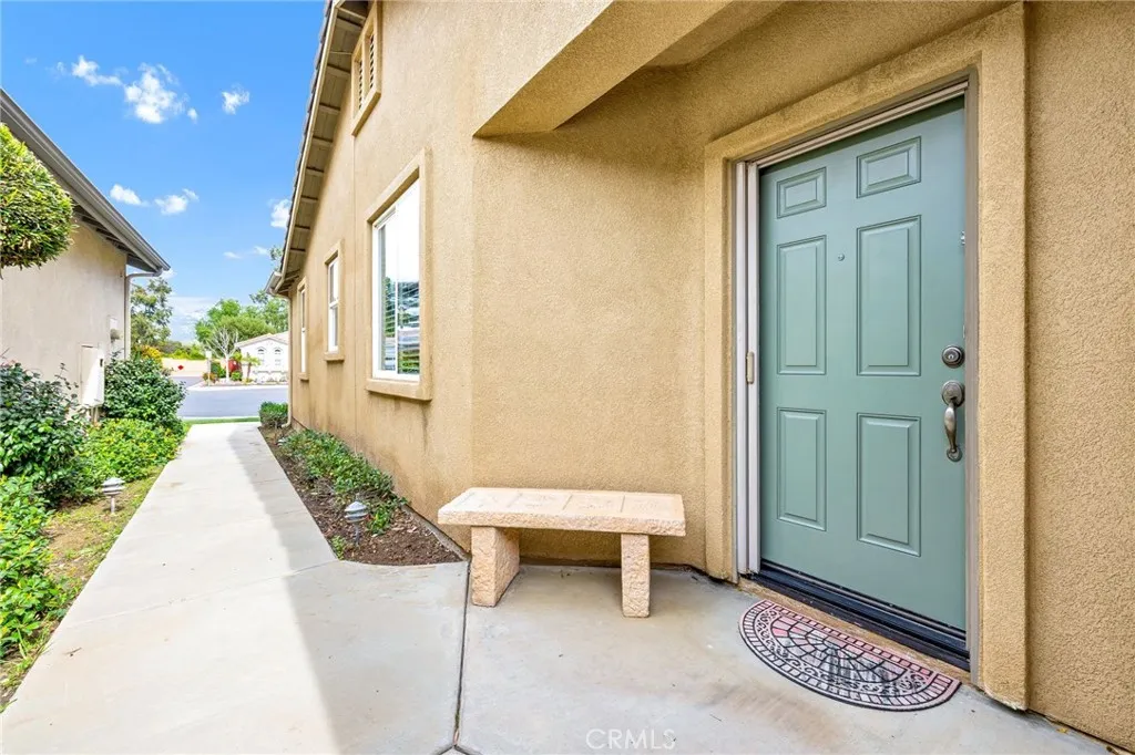 8061 Mickelson Way, Hemet, California 92545 home-pic-3