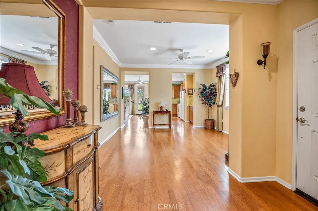 8061 Mickelson Way, Hemet, California 92545 home-pic-4