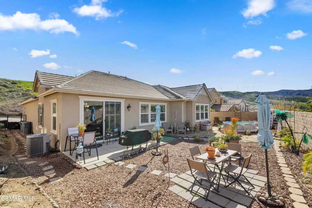 417 White Bark Lane, Simi Valley, California 93065 home-pic-30