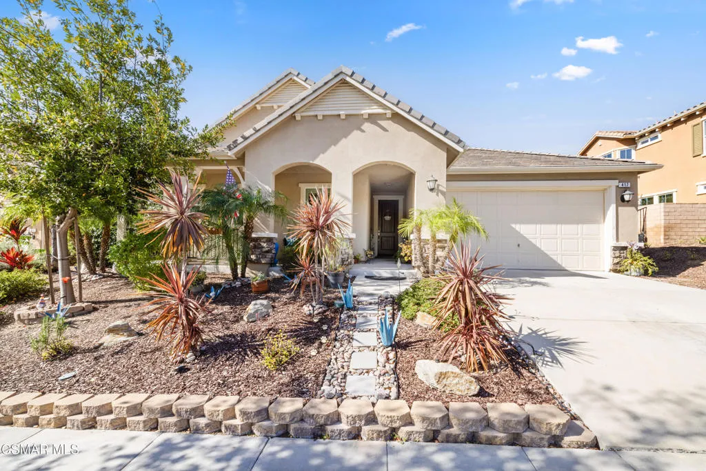 417 White Bark Lane, Simi Valley, California 93065 home-pic-1