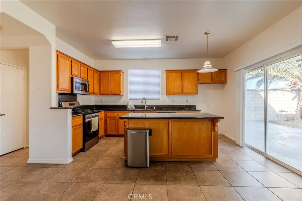 43734 Amazon, Hemet, California 92544 home-pic-4