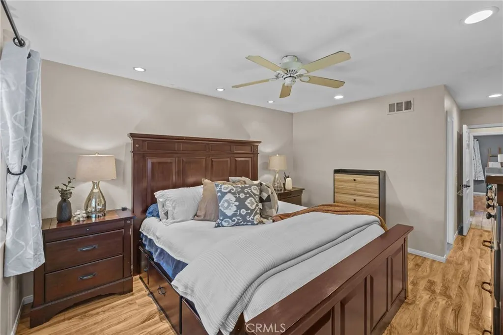 1881 Mitchell 18, Tustin, California 92780 home-pic-20