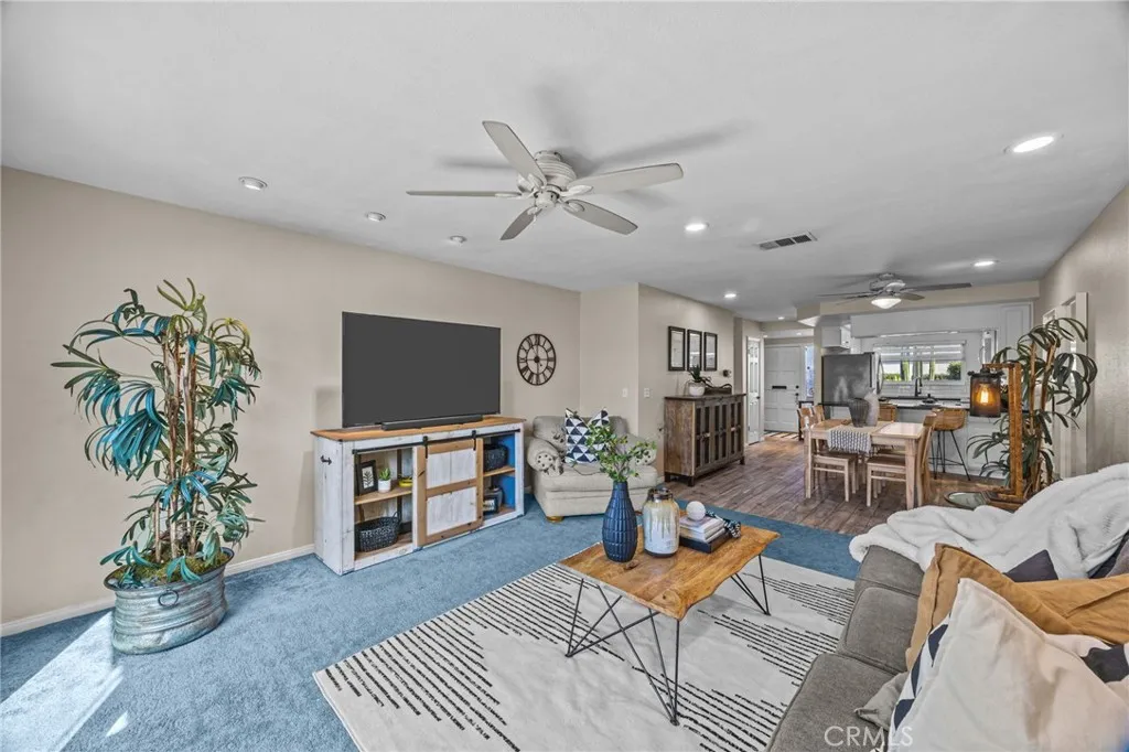 1881 Mitchell 18, Tustin, California 92780 home-pic-17