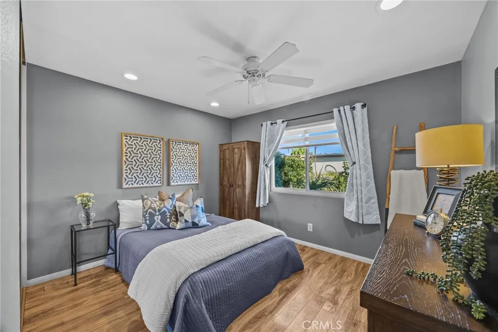 1881 Mitchell 18, Tustin, California 92780 home-pic-22