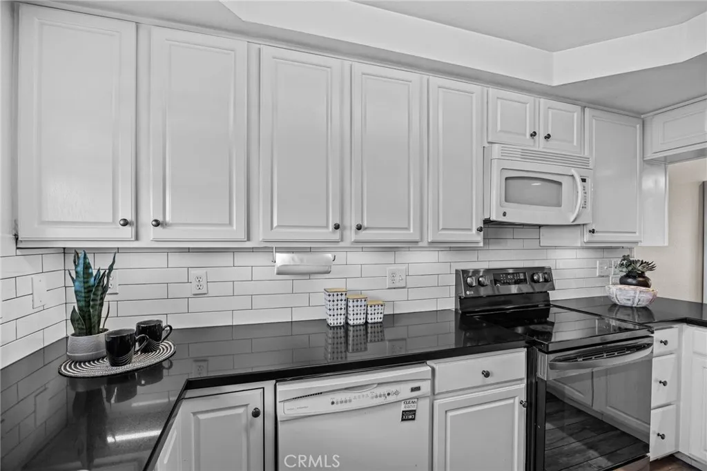 1881 Mitchell 18, Tustin, California 92780 home-pic-4