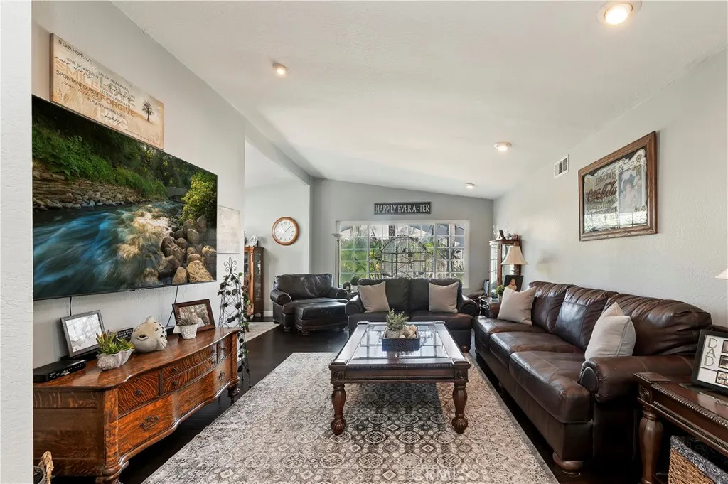 8310 Santiago, Jurupa Valley, California 92509 home-pic-7
