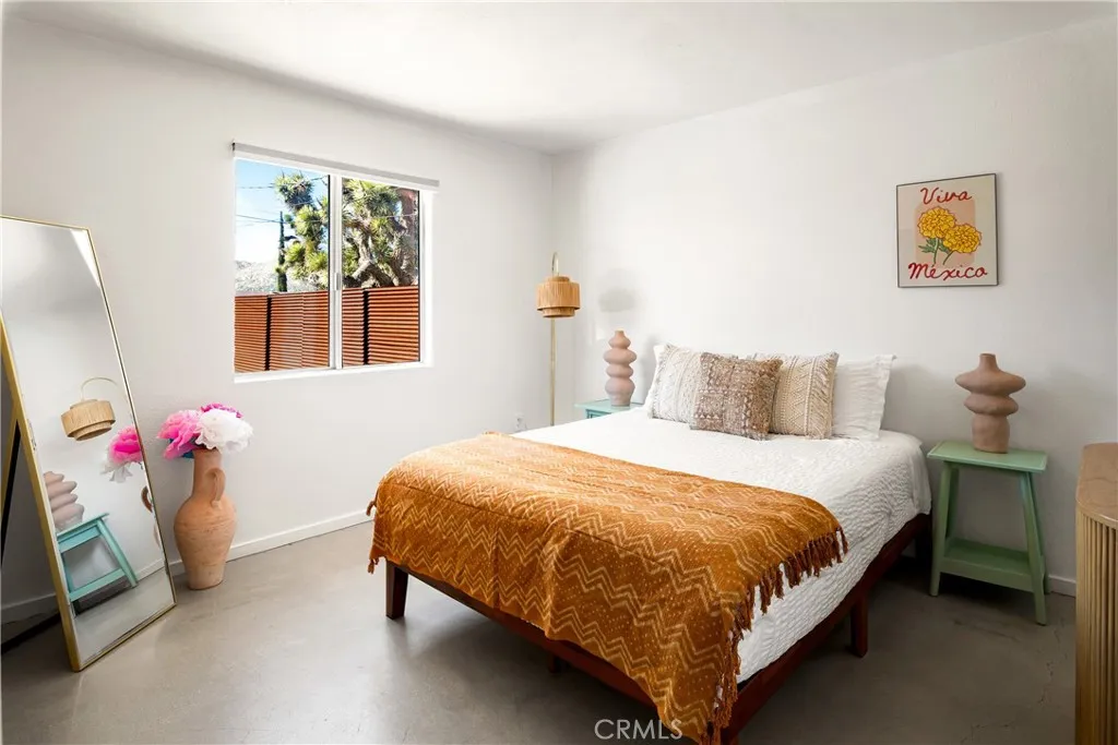 7566 Shawnee, Yucca Valley, California 92284 home-pic-15