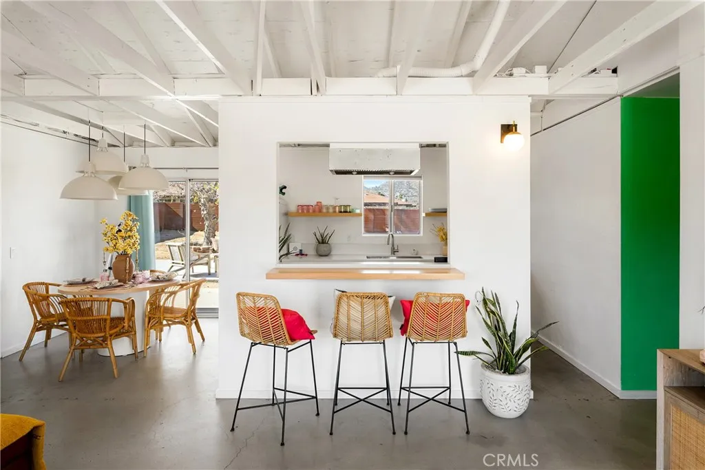 7566 Shawnee, Yucca Valley, California 92284 home-pic-9