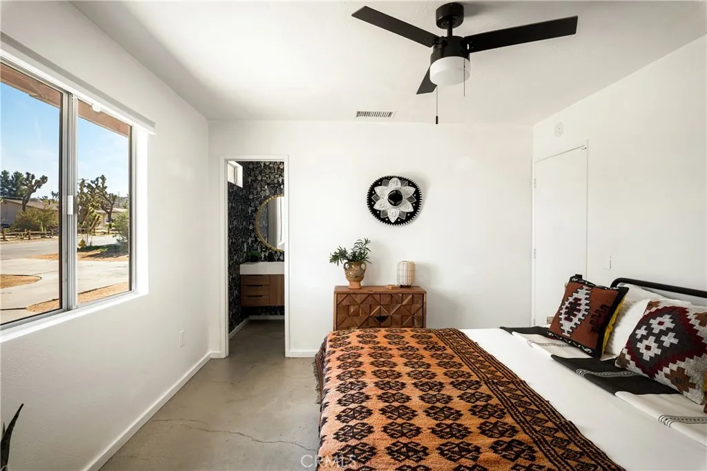 7566 Shawnee, Yucca Valley, California 92284 home-pic-18