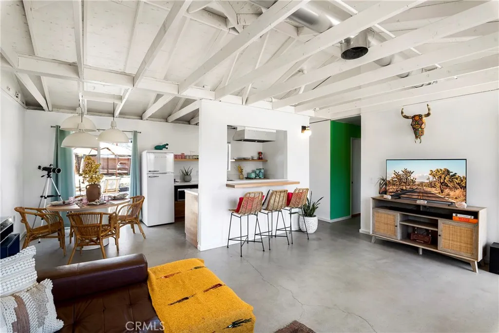7566 Shawnee, Yucca Valley, California 92284 home-pic-8