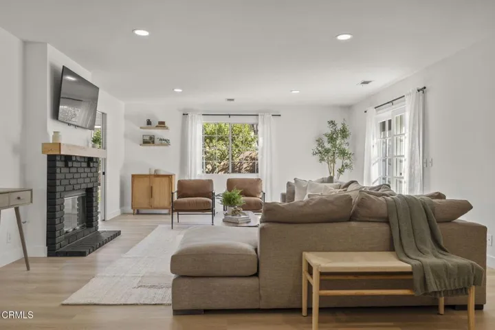 10-Living Room