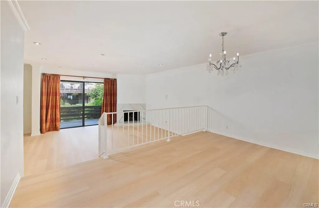 5711 Owensmouth Avenue 117, Woodland Hills, California 91367 home-pic-8