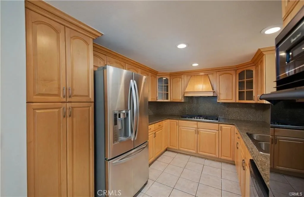 5711 Owensmouth Avenue 117, Woodland Hills, California 91367 home-pic-12