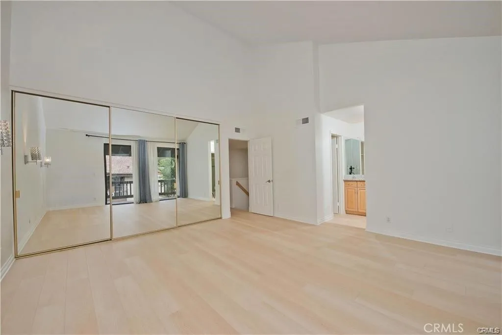 5711 Owensmouth Avenue 117, Woodland Hills, California 91367 home-pic-19