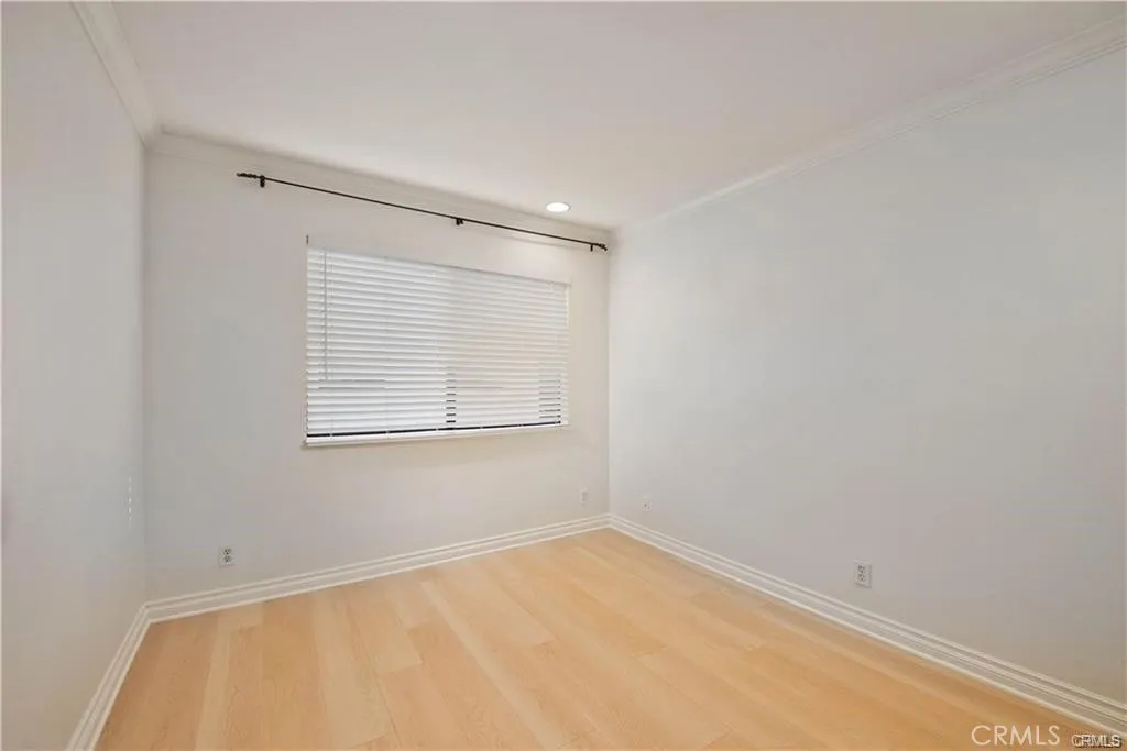 5711 Owensmouth Avenue 117, Woodland Hills, California 91367 home-pic-23