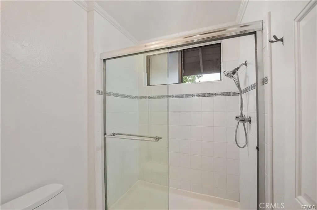 5711 Owensmouth Avenue 117, Woodland Hills, California 91367 home-pic-28