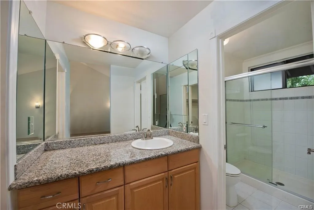 5711 Owensmouth Avenue 117, Woodland Hills, California 91367 home-pic-20