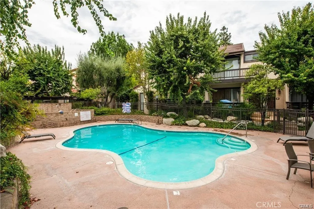 5711 Owensmouth Avenue 117, Woodland Hills, California 91367 home-pic-31