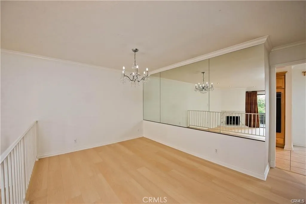 5711 Owensmouth Avenue 117, Woodland Hills, California 91367 home-pic-9