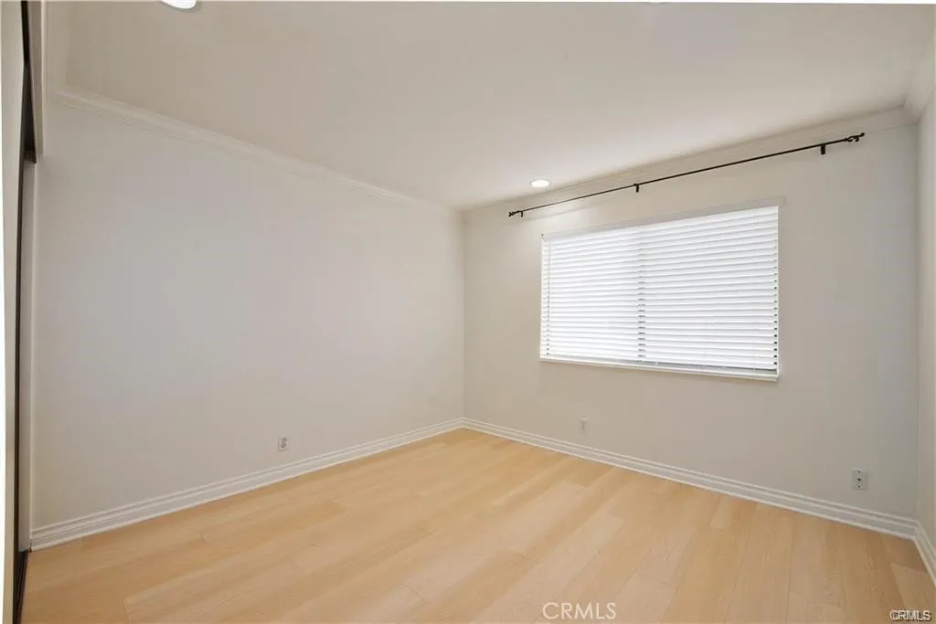 5711 Owensmouth Avenue 117, Woodland Hills, California 91367 home-pic-25
