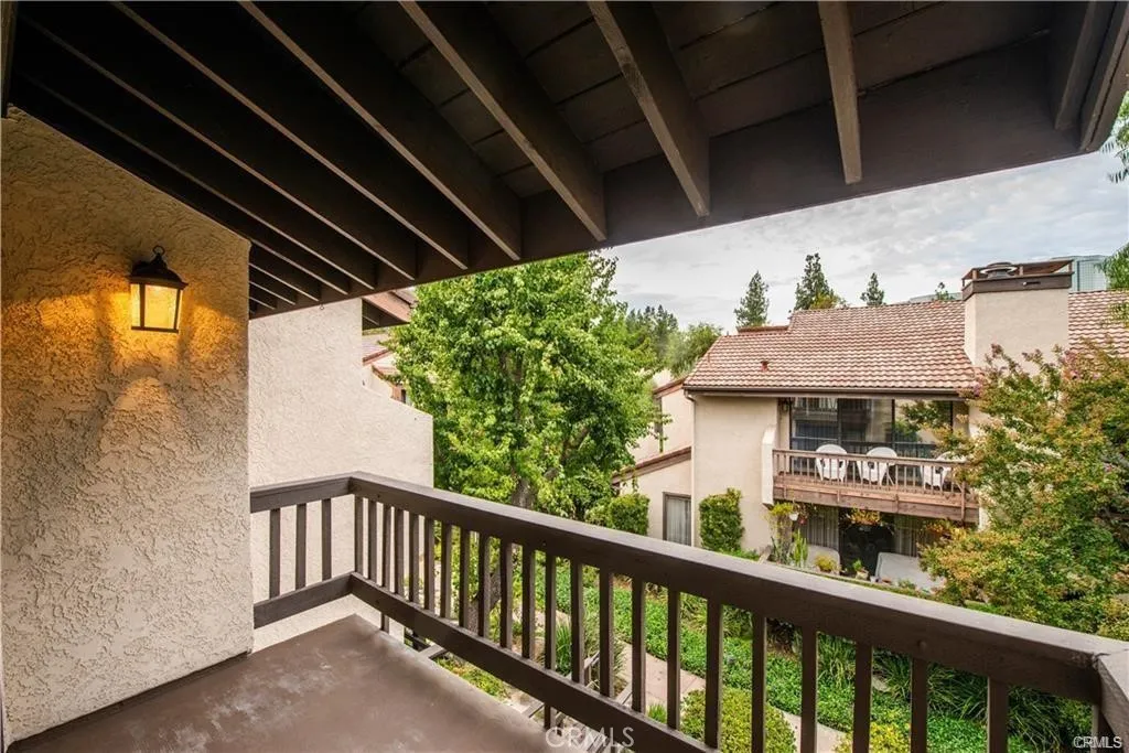 5711 Owensmouth Avenue 117, Woodland Hills, California 91367 home-pic-21
