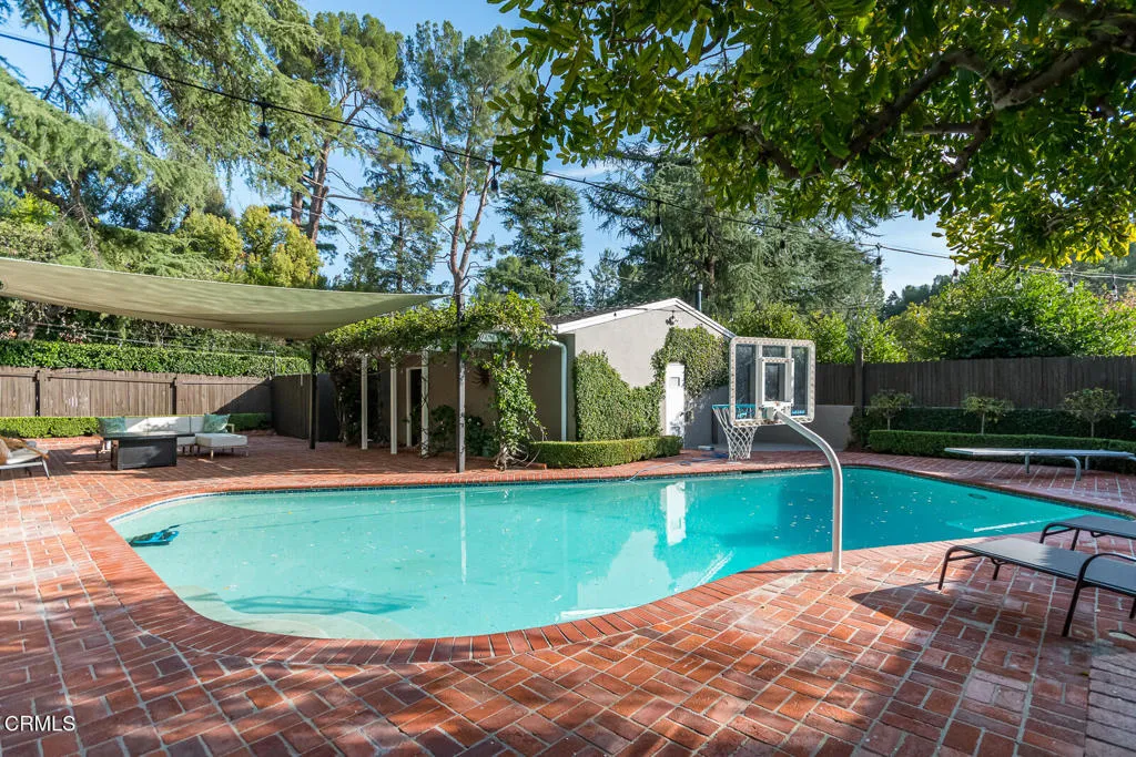 2042 Los Amigos Street, La Canada Flintridge, California 91011 home-pic-59
