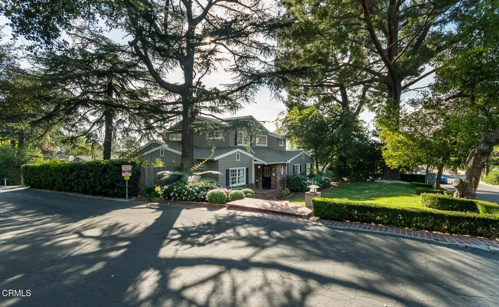 2042 Los Amigos Street, La Canada Flintridge, California 91011 home-pic-67