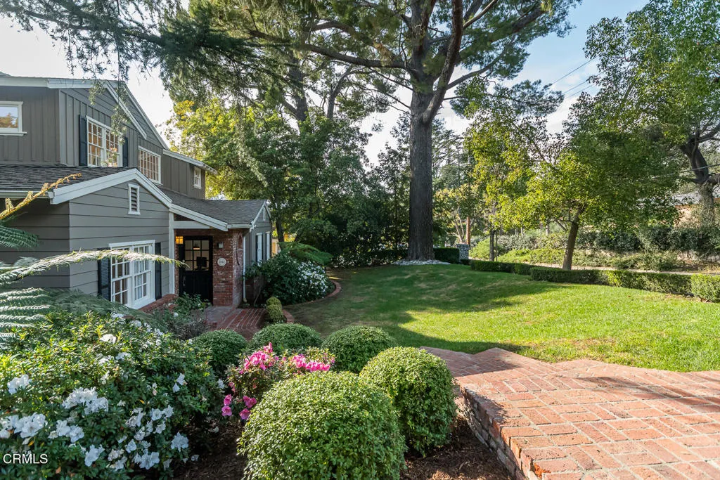 2042 Los Amigos Street, La Canada Flintridge, California 91011 home-pic-68