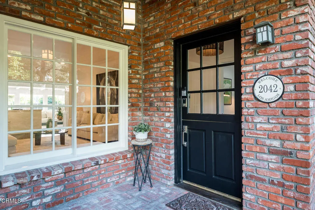 2042 Los Amigos Street, La Canada Flintridge, California 91011 home-pic-4