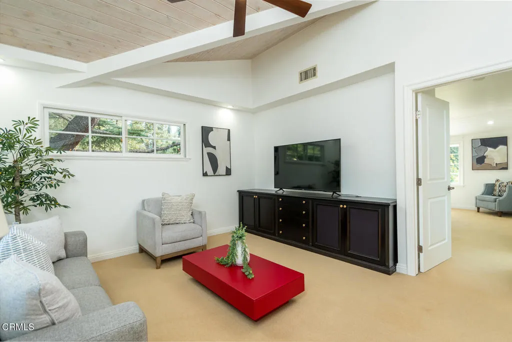 2042 Los Amigos Street, La Canada Flintridge, California 91011 home-pic-56