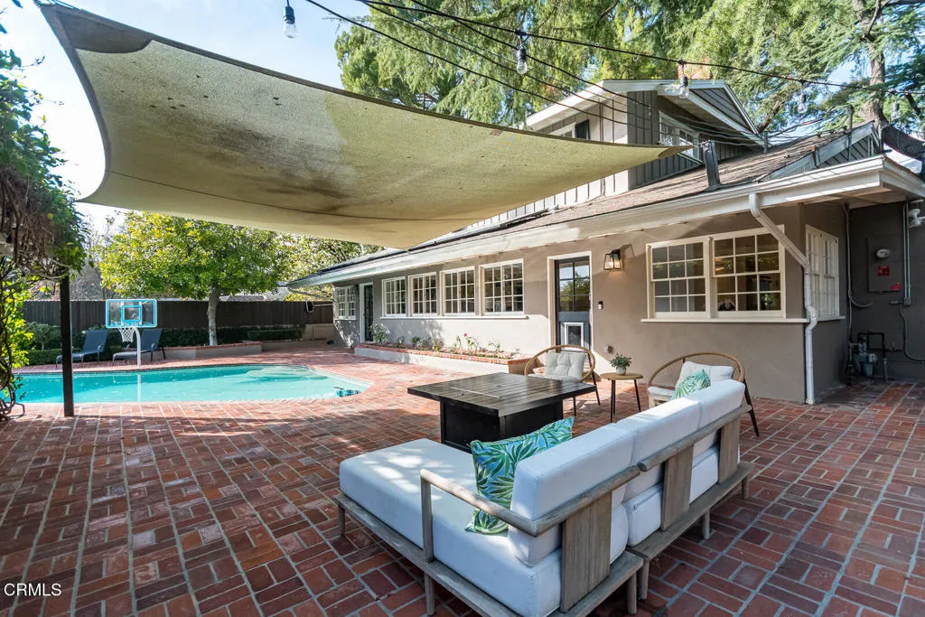 2042 Los Amigos Street, La Canada Flintridge, California 91011 home-pic-62