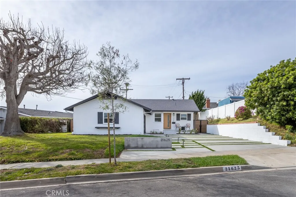 21625 Bernice Avenue, Torrance, California 90503 home-pic-4