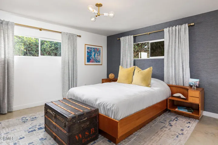 877 Hillcrest Dr 045-mls