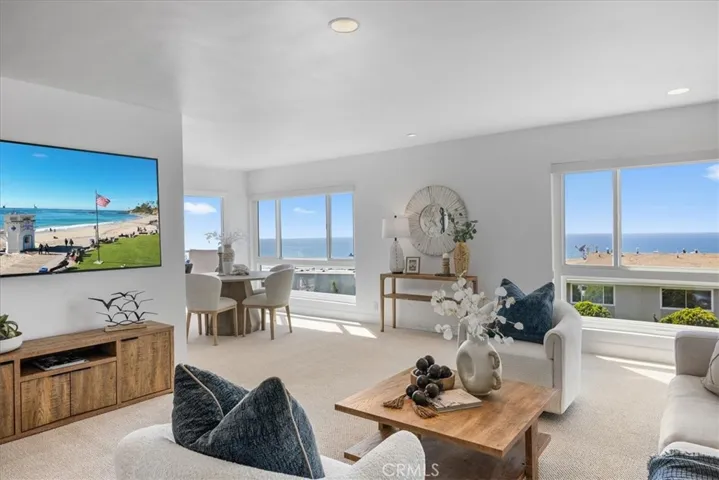 Gorgeous ocean views and massive ocean breezes