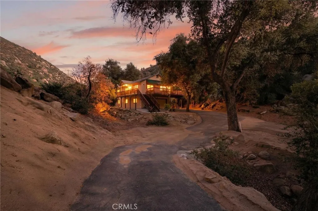 42180 Avery Canyon, Hemet, California 92544 home-pic-2