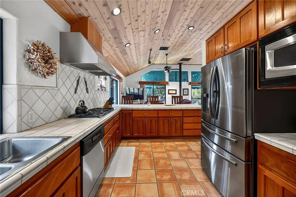 42180 Avery Canyon, Hemet, California 92544 home-pic-42