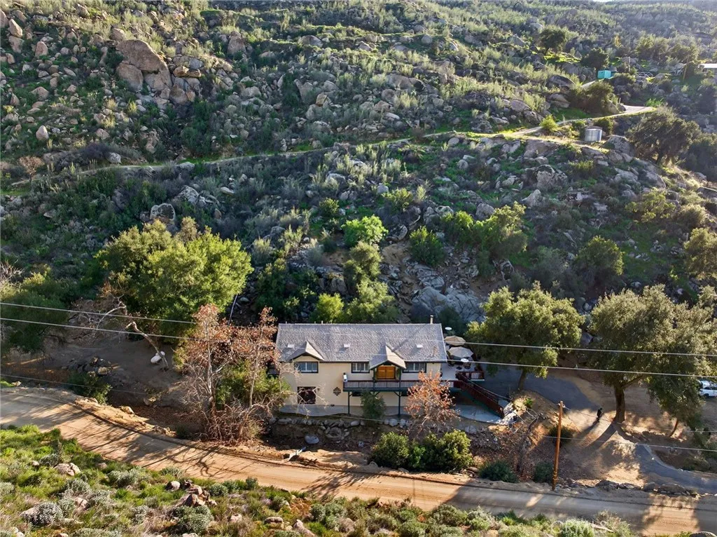 42180 Avery Canyon, Hemet, California 92544 home-pic-5