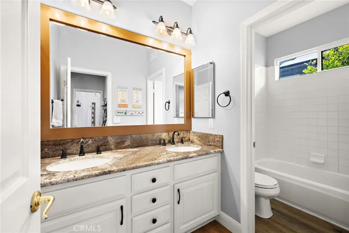 secondary bathroom - up