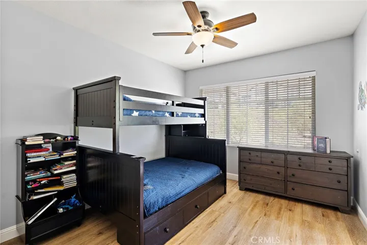 secondary bedroom - up