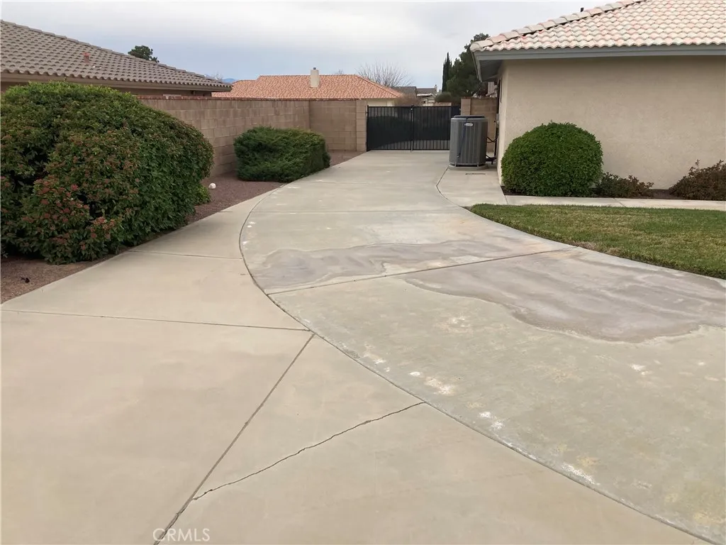 12563 Sarsi Court, Apple Valley, California 92308 home-pic-7