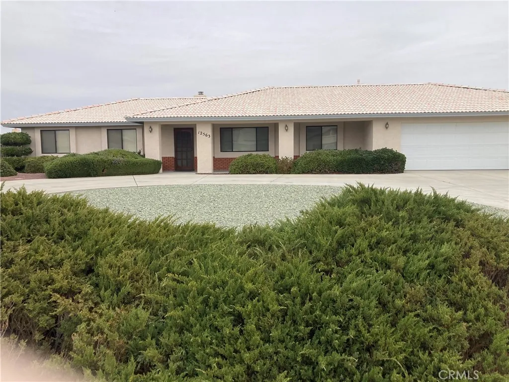 12563 Sarsi Court, Apple Valley, California 92308 home-pic-2