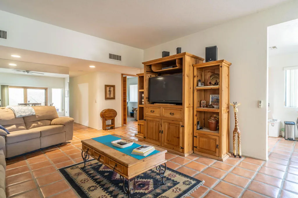 73721 Desert Vista Court, Palm Desert, California 92260 home-pic-12