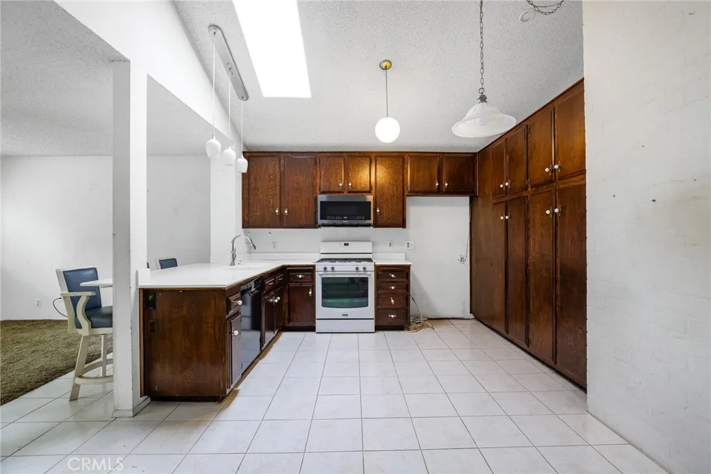 13202 Carolyn, Cerritos, California 90703 home-pic-17